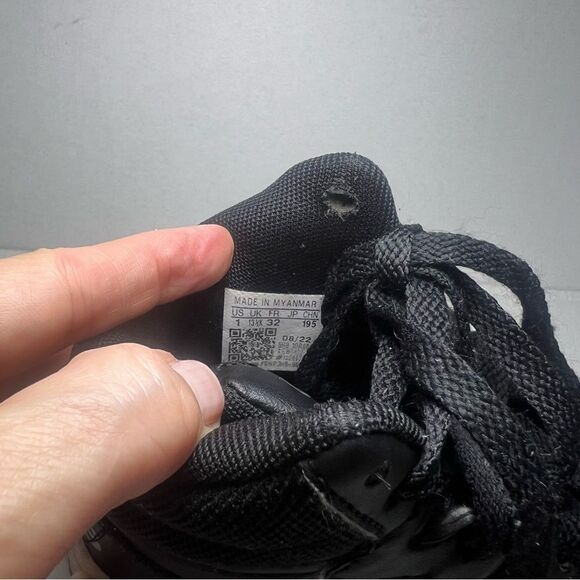 ADIDAS Hoops Mid Basketball Sneakers Kid Sz 1 Black Faux Leather Athletic Shoes - Picture 4 of 11